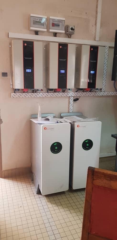 Fourniture et pose des équipements solaires du trésor de la ville de Djenné