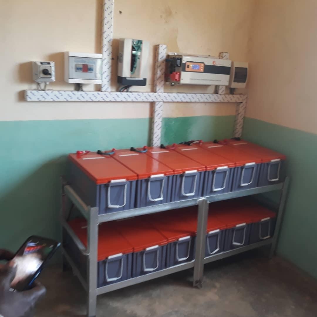 Fourniture et pose des équipements solaires du trésor de la ville de Koutiala