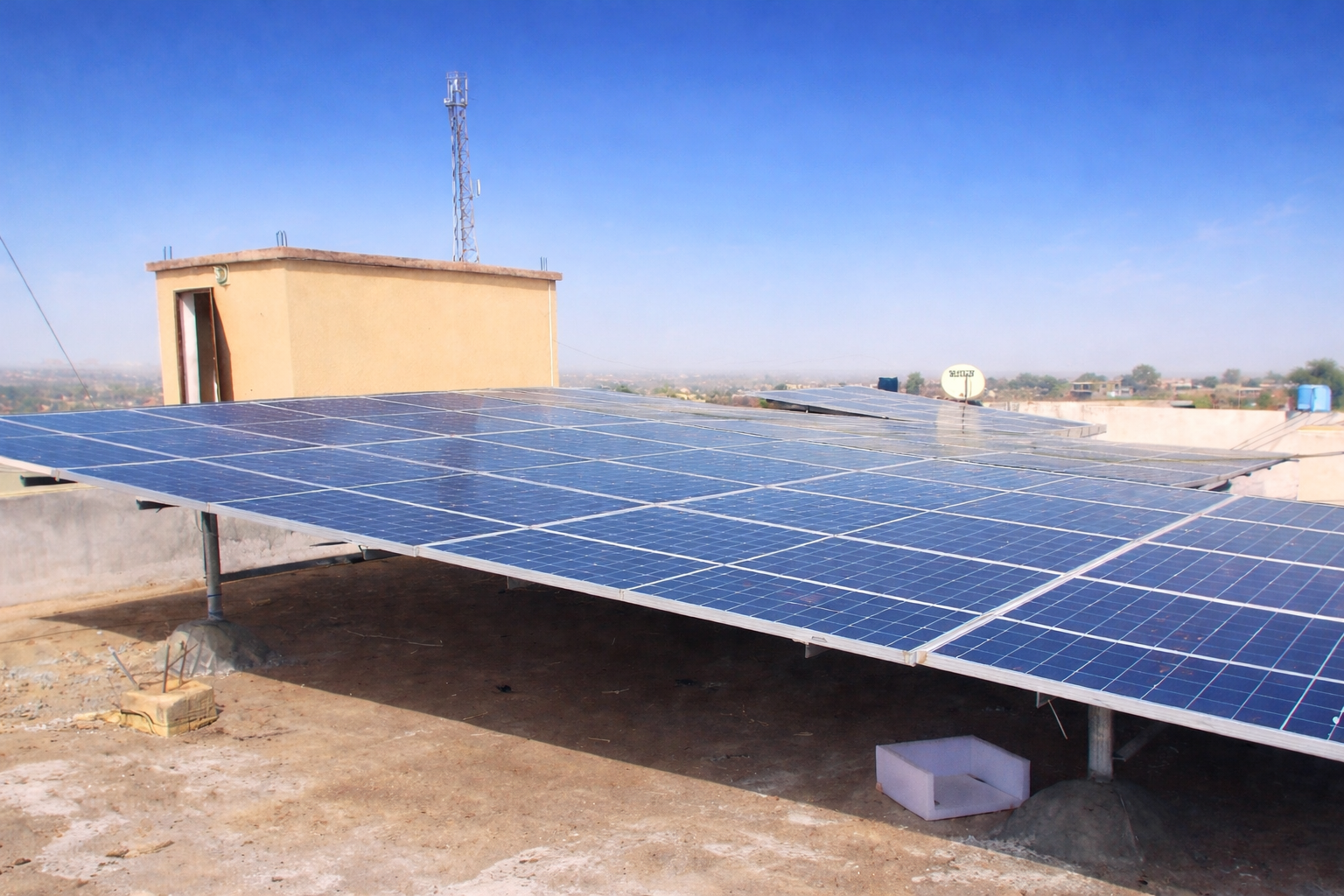 Fourniture et pose des panneaux solaires du trésor de la ville de Sikasso